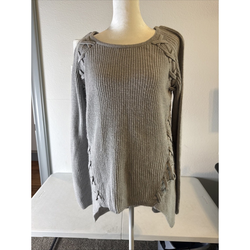 a.n.a Women's Chunky Knit Sweater with Side Stitch Detail Gray Size‎ Medium